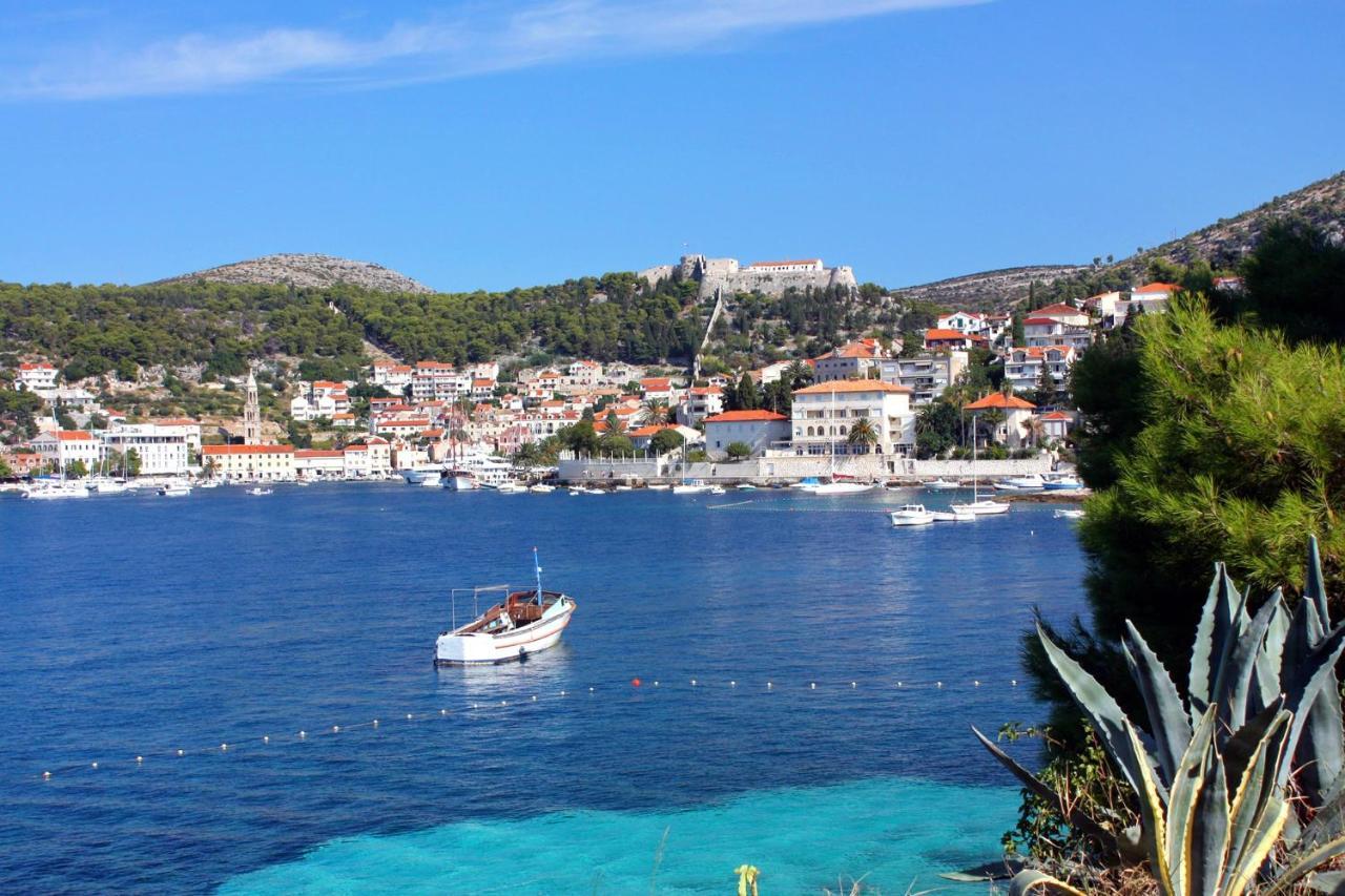 Apartments And Rooms With Parking Space Hvar - 15378 هفار المظهر الخارجي الصورة