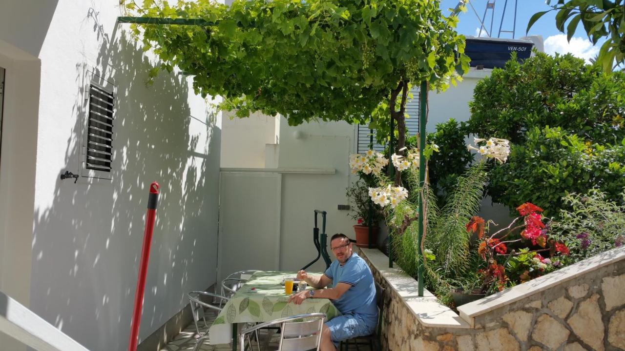 Apartments And Rooms With Parking Space Hvar - 15378 هفار المظهر الخارجي الصورة