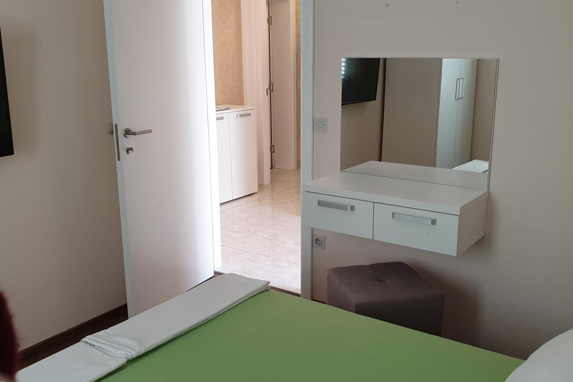 Apartments And Rooms With Parking Space Hvar - 15378 هفار الغرفة الصورة
